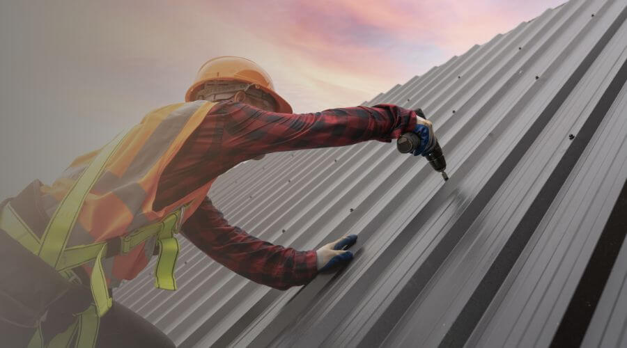 Expert Emergency Roof Repairs services in Edwardsburg, MI